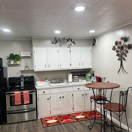 Cozy Buffalo Home-Sleeps 4 Lackawanna Dış mekan fotoğraf